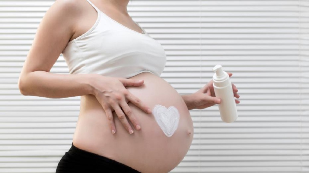 Safe Makeup and Skincare Practices for Pregnancy